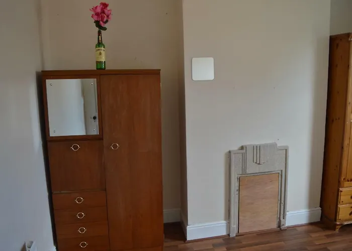 ゲストハウス Library View *