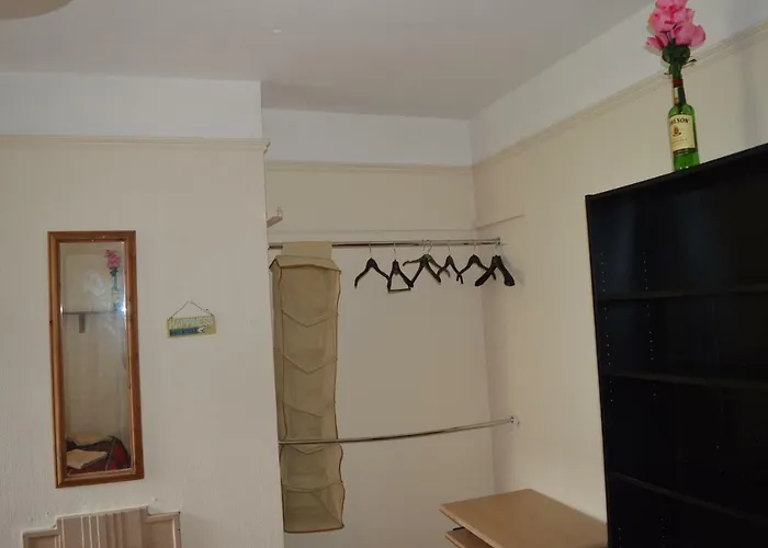 ゲストハウス Library View *