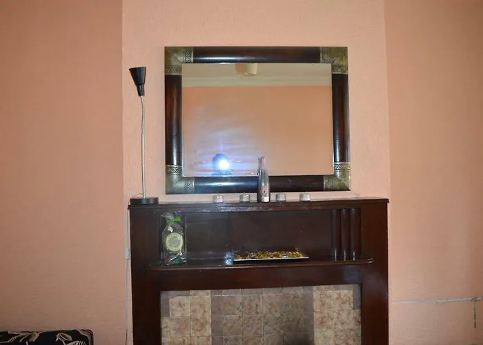 Pensión Library View